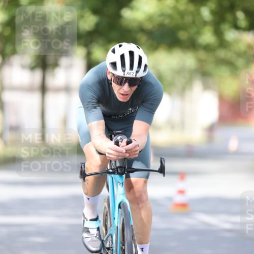 11.08.2024 - GEWOBA Citytriathlon Bremen H.Heesch http://msf.ph/oto/6771810 11.08.2024 11:35:24 Radfahren 817, 862, 934 meine-sportfotos.de