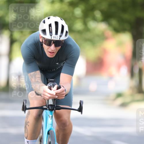 11.08.2024 - GEWOBA Citytriathlon Bremen H.Heesch http://msf.ph/oto/6771824 11.08.2024 11:35:24 Radfahren 817, 862, 934 meine-sportfotos.de