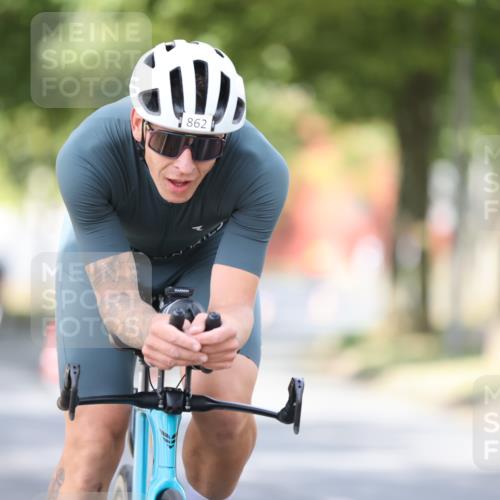 11.08.2024 - GEWOBA Citytriathlon Bremen H.Heesch http://msf.ph/oto/6771831 11.08.2024 11:35:24 Radfahren 817, 862, 934 meine-sportfotos.de