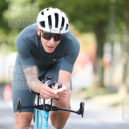 11.08.2024 - GEWOBA Citytriathlon Bremen H.Heesch http://msf.ph/oto/6771833 11.08.2024 11:35:25 Radfahren 817, 862, 934 meine-sportfotos.de