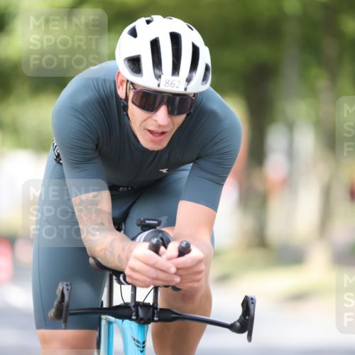 11.08.2024 - GEWOBA Citytriathlon Bremen H.Heesch http://msf.ph/oto/6771837 11.08.2024 11:35:25 Radfahren 817, 862, 934 meine-sportfotos.de