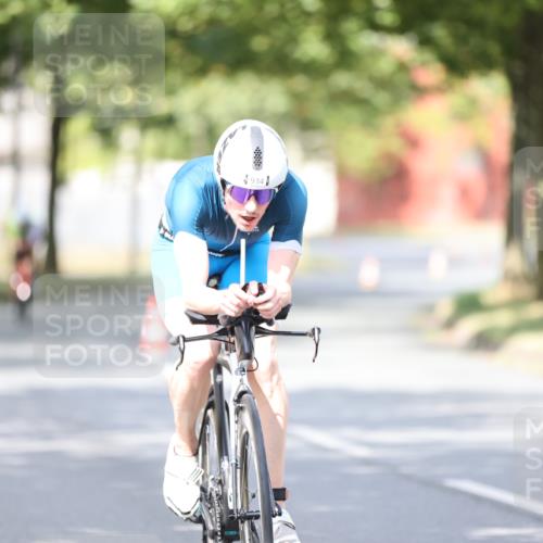 11.08.2024 - GEWOBA Citytriathlon Bremen H.Heesch http://msf.ph/oto/6771862 11.08.2024 11:35:30 Radfahren 817, 862, 934 meine-sportfotos.de