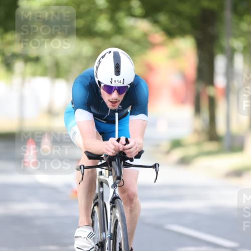 11.08.2024 - GEWOBA Citytriathlon Bremen H.Heesch http://msf.ph/oto/6771874 11.08.2024 11:35:30 Radfahren 817, 862, 934 meine-sportfotos.de