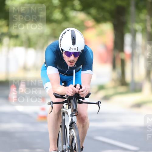 11.08.2024 - GEWOBA Citytriathlon Bremen H.Heesch http://msf.ph/oto/6771877 11.08.2024 11:35:30 Radfahren 817, 862, 934 meine-sportfotos.de