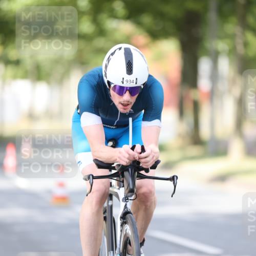 11.08.2024 - GEWOBA Citytriathlon Bremen H.Heesch http://msf.ph/oto/6771879 11.08.2024 11:35:30 Radfahren 817, 862, 934 meine-sportfotos.de