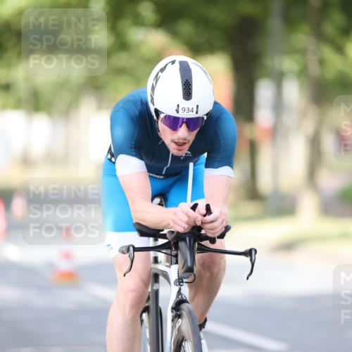 11.08.2024 - GEWOBA Citytriathlon Bremen H.Heesch http://msf.ph/oto/6771882 11.08.2024 11:35:30 Radfahren 817, 862, 934 meine-sportfotos.de