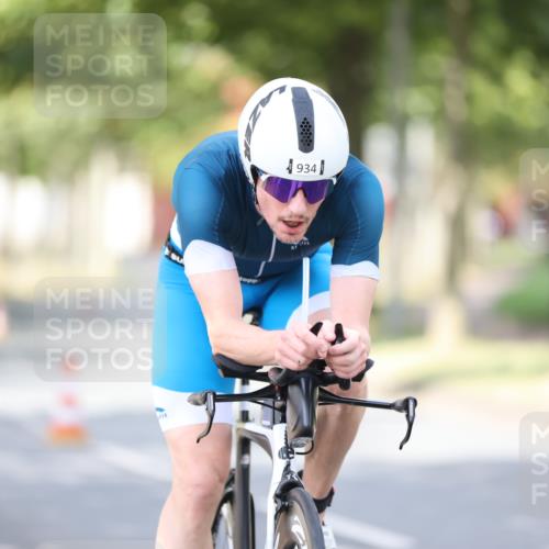 11.08.2024 - GEWOBA Citytriathlon Bremen H.Heesch http://msf.ph/oto/6771885 11.08.2024 11:35:30 Radfahren 817, 862, 934 meine-sportfotos.de