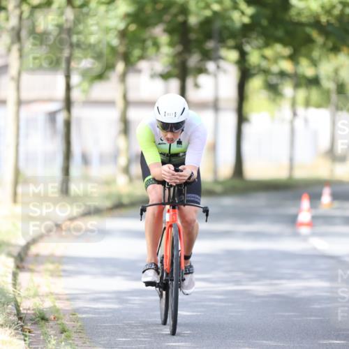 11.08.2024 - GEWOBA Citytriathlon Bremen H.Heesch http://msf.ph/oto/6771895 11.08.2024 11:35:34 Radfahren 817, 862, 934 meine-sportfotos.de