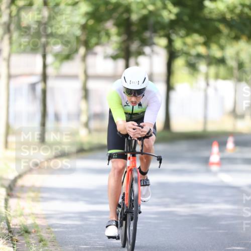 11.08.2024 - GEWOBA Citytriathlon Bremen H.Heesch http://msf.ph/oto/6771905 11.08.2024 11:35:34 Radfahren 817, 862, 934 meine-sportfotos.de
