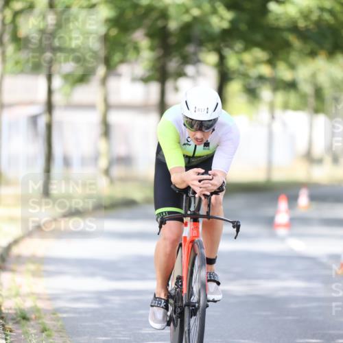 11.08.2024 - GEWOBA Citytriathlon Bremen H.Heesch http://msf.ph/oto/6771908 11.08.2024 11:35:34 Radfahren 817, 862, 934 meine-sportfotos.de