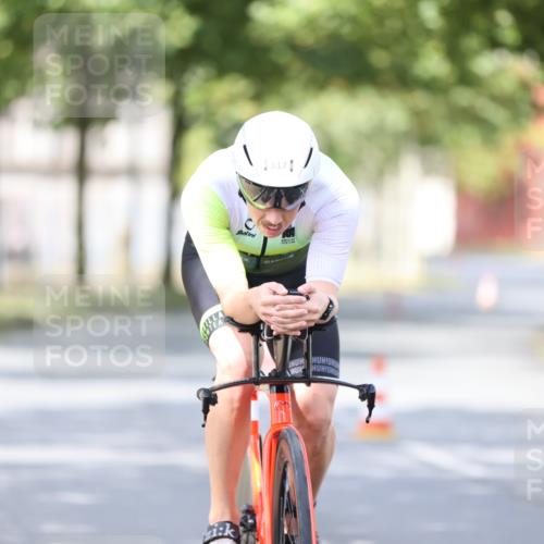 11.08.2024 - GEWOBA Citytriathlon Bremen H.Heesch http://msf.ph/oto/6771911 11.08.2024 11:35:34 Radfahren 817, 862, 934 meine-sportfotos.de
