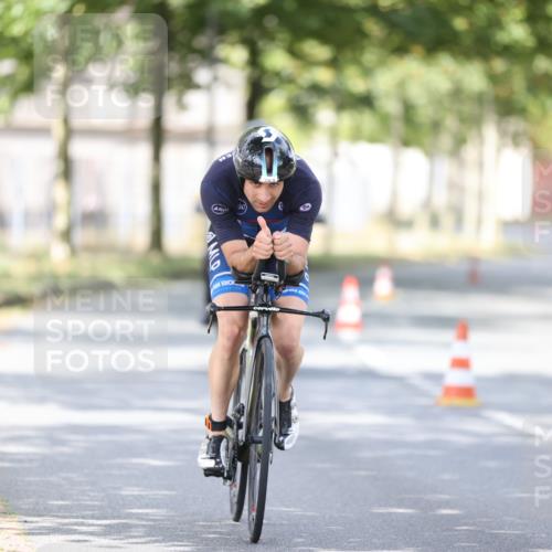11.08.2024 - GEWOBA Citytriathlon Bremen H.Heesch http://msf.ph/oto/6771941 11.08.2024 11:35:50 Radfahren 783 meine-sportfotos.de
