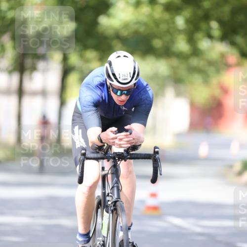 11.08.2024 - GEWOBA Citytriathlon Bremen H.Heesch http://msf.ph/oto/6772016 11.08.2024 11:36:20 Radfahren 762, 818 meine-sportfotos.de