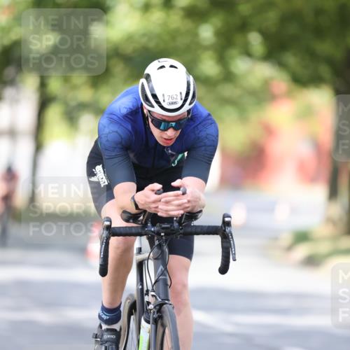 11.08.2024 - GEWOBA Citytriathlon Bremen H.Heesch http://msf.ph/oto/6772022 11.08.2024 11:36:20 Radfahren 762, 818 meine-sportfotos.de
