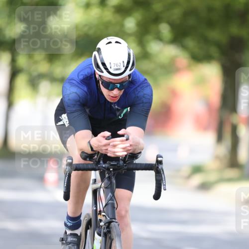 11.08.2024 - GEWOBA Citytriathlon Bremen H.Heesch http://msf.ph/oto/6772023 11.08.2024 11:36:20 Radfahren 762, 818 meine-sportfotos.de