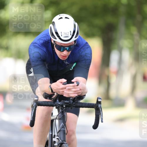 11.08.2024 - GEWOBA Citytriathlon Bremen H.Heesch http://msf.ph/oto/6772030 11.08.2024 11:36:20 Radfahren 762, 818 meine-sportfotos.de