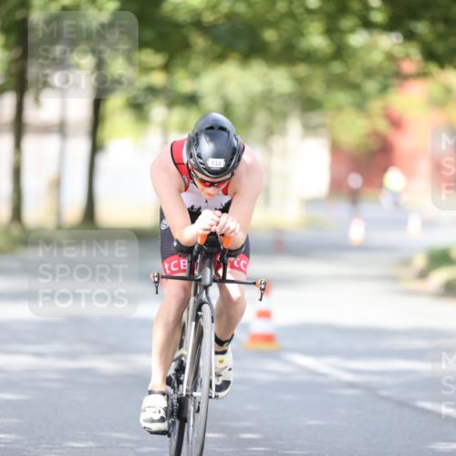 11.08.2024 - GEWOBA Citytriathlon Bremen H.Heesch http://msf.ph/oto/6772042 11.08.2024 11:36:23 Radfahren 762, 818 meine-sportfotos.de