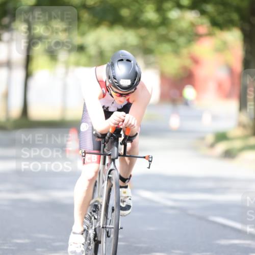 11.08.2024 - GEWOBA Citytriathlon Bremen H.Heesch http://msf.ph/oto/6772050 11.08.2024 11:36:24 Radfahren 762, 818, 917 meine-sportfotos.de