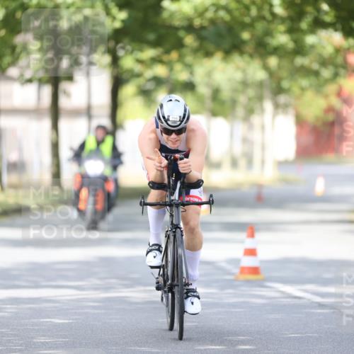 11.08.2024 - GEWOBA Citytriathlon Bremen H.Heesch http://msf.ph/oto/6772145 11.08.2024 11:36:49 Radfahren 794, 917 meine-sportfotos.de