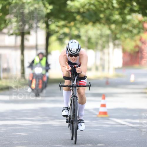 11.08.2024 - GEWOBA Citytriathlon Bremen H.Heesch http://msf.ph/oto/6772149 11.08.2024 11:36:49 Radfahren 794, 917 meine-sportfotos.de