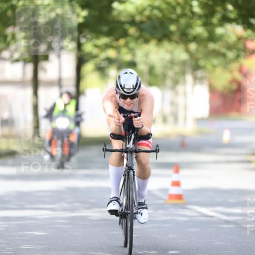 11.08.2024 - GEWOBA Citytriathlon Bremen H.Heesch http://msf.ph/oto/6772152 11.08.2024 11:36:49 Radfahren 794, 917 meine-sportfotos.de
