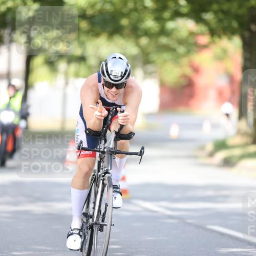 11.08.2024 - GEWOBA Citytriathlon Bremen H.Heesch http://msf.ph/oto/6772166 11.08.2024 11:36:49 Radfahren 794, 917 meine-sportfotos.de