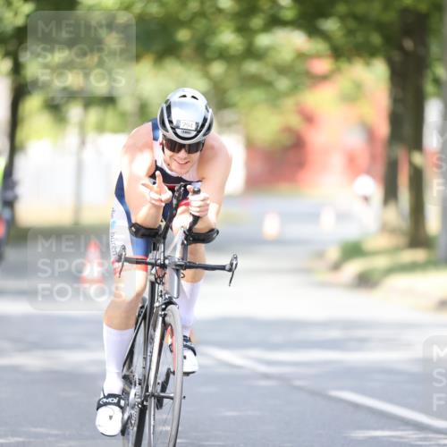 11.08.2024 - GEWOBA Citytriathlon Bremen H.Heesch http://msf.ph/oto/6772169 11.08.2024 11:36:49 Radfahren 794, 917 meine-sportfotos.de