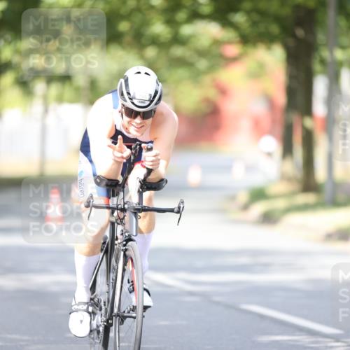 11.08.2024 - GEWOBA Citytriathlon Bremen H.Heesch http://msf.ph/oto/6772172 11.08.2024 11:36:49 Radfahren 794, 917 meine-sportfotos.de
