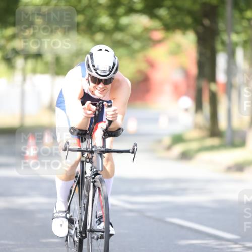 11.08.2024 - GEWOBA Citytriathlon Bremen H.Heesch http://msf.ph/oto/6772173 11.08.2024 11:36:49 Radfahren 794, 917 meine-sportfotos.de
