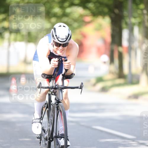 11.08.2024 - GEWOBA Citytriathlon Bremen H.Heesch http://msf.ph/oto/6772176 11.08.2024 11:36:49 Radfahren 794, 917 meine-sportfotos.de