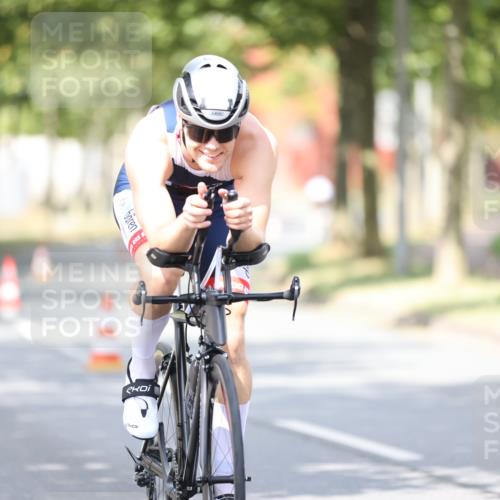 11.08.2024 - GEWOBA Citytriathlon Bremen H.Heesch http://msf.ph/oto/6772180 11.08.2024 11:36:49 Radfahren 794, 917 meine-sportfotos.de