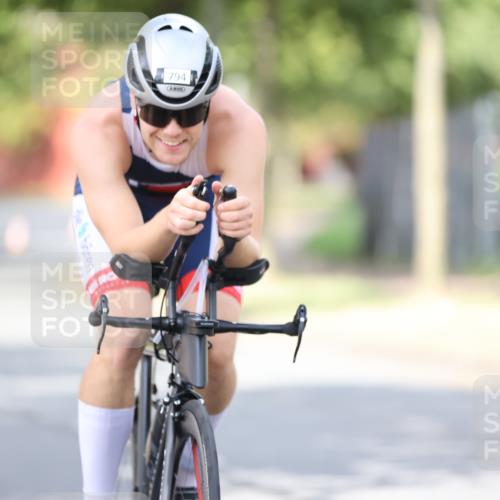 11.08.2024 - GEWOBA Citytriathlon Bremen H.Heesch http://msf.ph/oto/6772194 11.08.2024 11:36:50 Radfahren 794 meine-sportfotos.de