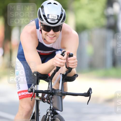 11.08.2024 - GEWOBA Citytriathlon Bremen H.Heesch http://msf.ph/oto/6772203 11.08.2024 11:36:50 Radfahren 794 meine-sportfotos.de