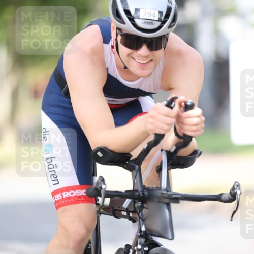 11.08.2024 - GEWOBA Citytriathlon Bremen H.Heesch http://msf.ph/oto/6772211 11.08.2024 11:36:50 Radfahren 794 meine-sportfotos.de