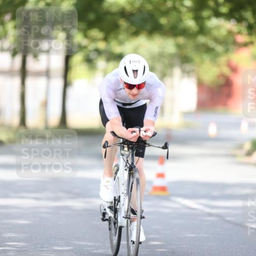 11.08.2024 - GEWOBA Citytriathlon Bremen H.Heesch http://msf.ph/oto/6772227 11.08.2024 11:37:26 Radfahren 844 meine-sportfotos.de