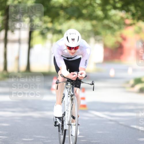 11.08.2024 - GEWOBA Citytriathlon Bremen H.Heesch http://msf.ph/oto/6772230 11.08.2024 11:37:26 Radfahren 844 meine-sportfotos.de