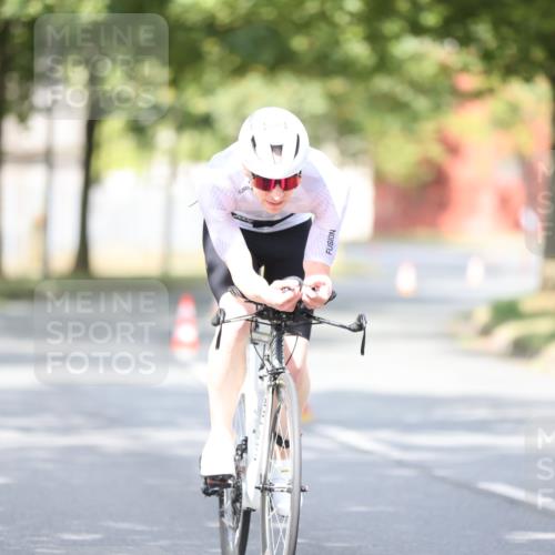 11.08.2024 - GEWOBA Citytriathlon Bremen H.Heesch http://msf.ph/oto/6772233 11.08.2024 11:37:26 Radfahren 844 meine-sportfotos.de