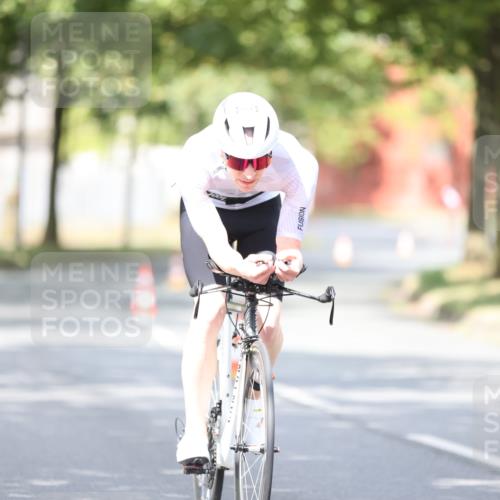 11.08.2024 - GEWOBA Citytriathlon Bremen H.Heesch http://msf.ph/oto/6772236 11.08.2024 11:37:26 Radfahren 844 meine-sportfotos.de