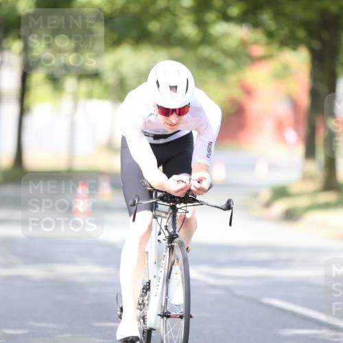 11.08.2024 - GEWOBA Citytriathlon Bremen H.Heesch http://msf.ph/oto/6772239 11.08.2024 11:37:26 Radfahren 844 meine-sportfotos.de