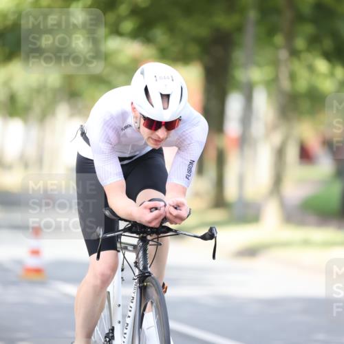 11.08.2024 - GEWOBA Citytriathlon Bremen H.Heesch http://msf.ph/oto/6772250 11.08.2024 11:37:26 Radfahren 844 meine-sportfotos.de