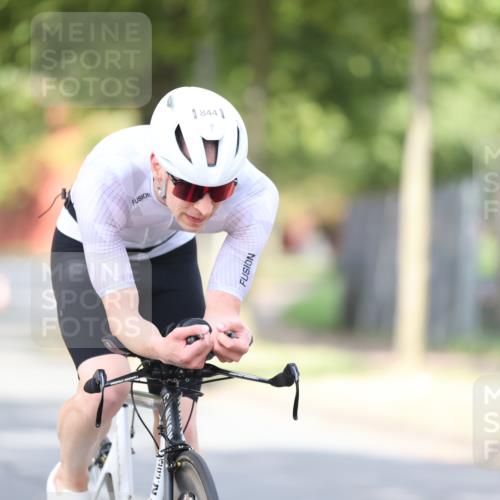 11.08.2024 - GEWOBA Citytriathlon Bremen H.Heesch http://msf.ph/oto/6772258 11.08.2024 11:37:27 Radfahren 844 meine-sportfotos.de