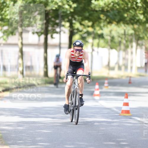 11.08.2024 - GEWOBA Citytriathlon Bremen H.Heesch http://msf.ph/oto/6772276 11.08.2024 11:37:39 Radfahren 844, 856, 898 meine-sportfotos.de