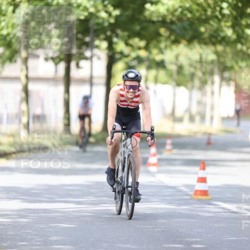 11.08.2024 - GEWOBA Citytriathlon Bremen H.Heesch http://msf.ph/oto/6772282 11.08.2024 11:37:39 Radfahren 844, 856, 898 meine-sportfotos.de
