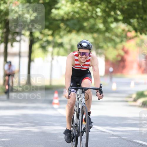 11.08.2024 - GEWOBA Citytriathlon Bremen H.Heesch http://msf.ph/oto/6772291 11.08.2024 11:37:40 Radfahren 751, 856, 898 meine-sportfotos.de