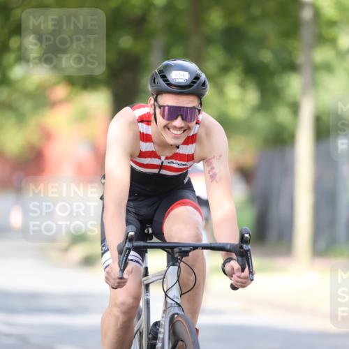 11.08.2024 - GEWOBA Citytriathlon Bremen H.Heesch http://msf.ph/oto/6772326 11.08.2024 11:37:40 Radfahren 751, 856, 898 meine-sportfotos.de