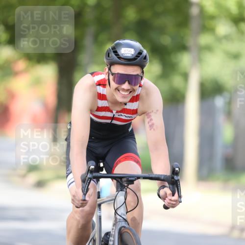 11.08.2024 - GEWOBA Citytriathlon Bremen H.Heesch http://msf.ph/oto/6772329 11.08.2024 11:37:41 Radfahren 751, 856, 898 meine-sportfotos.de