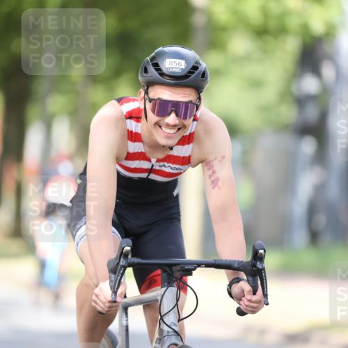 11.08.2024 - GEWOBA Citytriathlon Bremen H.Heesch http://msf.ph/oto/6772334 11.08.2024 11:37:41 Radfahren 751, 856, 898 meine-sportfotos.de