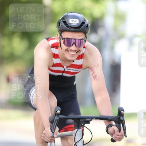 11.08.2024 - GEWOBA Citytriathlon Bremen H.Heesch http://msf.ph/oto/6772342 11.08.2024 11:37:41 Radfahren 751, 856, 898 meine-sportfotos.de