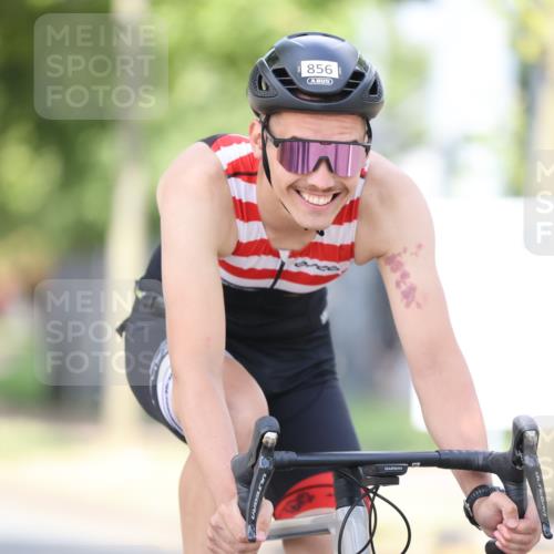 11.08.2024 - GEWOBA Citytriathlon Bremen H.Heesch http://msf.ph/oto/6772346 11.08.2024 11:37:41 Radfahren 751, 856, 898 meine-sportfotos.de