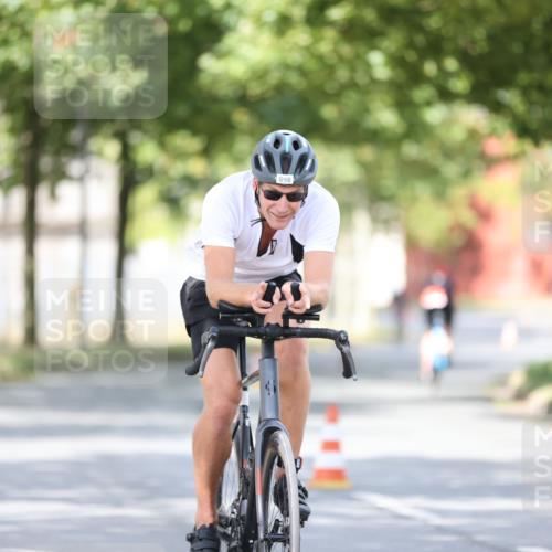 11.08.2024 - GEWOBA Citytriathlon Bremen H.Heesch http://msf.ph/oto/6772360 11.08.2024 11:37:44 Radfahren 751, 804, 856, 898 meine-sportfotos.de